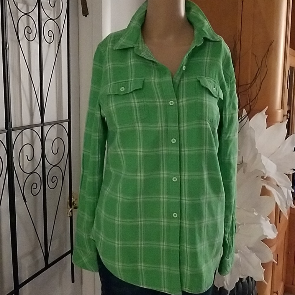 So plaid button up. Size L
